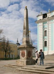 Обелиск, Ансамбль Троице-Сергиевской лавры