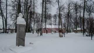 Парк с прудом, усадьбы, в которой в 1835-1840 гг. жил и работал композитор Алябьев Александр Александрович