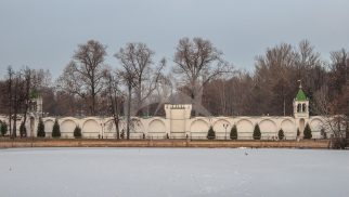 Пилоны ворот между летней и старой зимней гостиницами, Николо-Угрешский монастырь, ХVI-ХVII вв.
