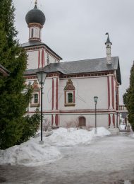 Троицкая церковь, Ансамбль Ново-Голутвинского монастыря, ХVII-ХVIII вв.