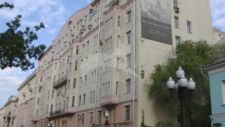 Доходный дом В.П. Панюшева, 1912 г., арх. А.А. Иванов-Терентьев. Здесь в 1919-1933 гг. жил писатель А.Н. Рыбаков