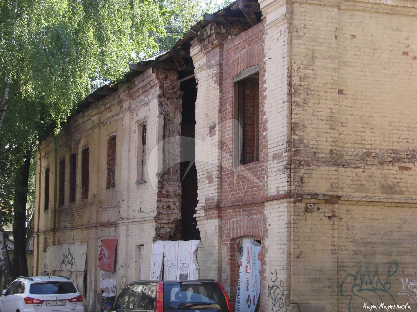 Главный дом (часть), XVIII в., арх. М.А. Арсеньев, городская усадьба П.Ф.  Митькова - А.Н. Арбатской. В 1836 году дом посещал А.С. Пушкин. В 1912-1916  гг. здесь действовала школа театрального искусства Н.О. Масалитинова -