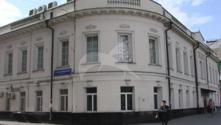 Дом историка Н.С. Всеволожского (с 1839 г.). Здесь родился и жил декабрист В.С. Норов. В доме бывал в 1880-е гг. Л.Н. Толстой