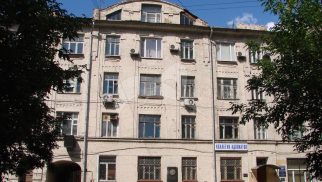 Здание, где находится квартира, в которой в 1921-1945 гг. жил писатель В.В. Вересаев