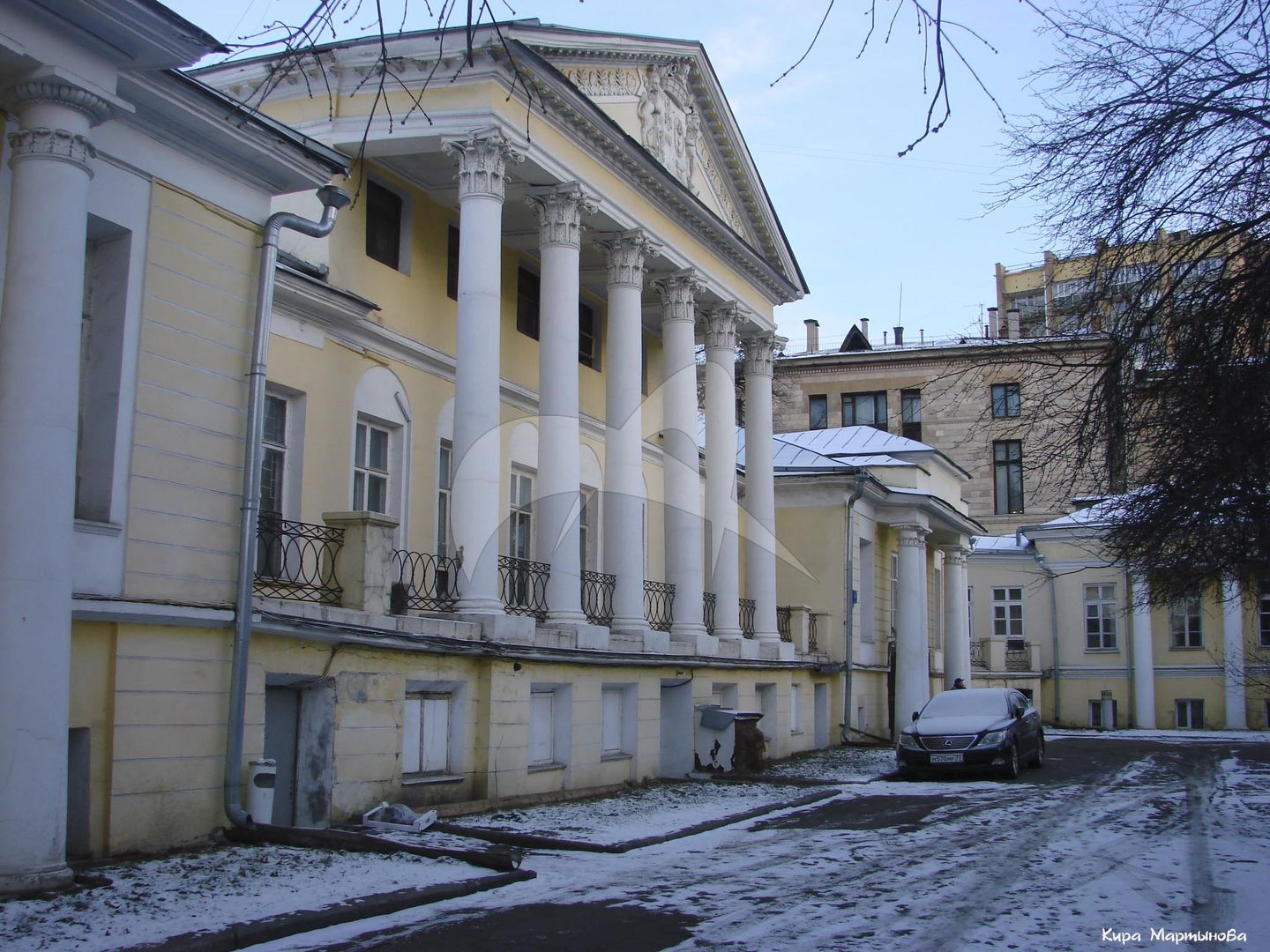 Главный дом с церковью, середина XVIII в. — начало XIX в., городская усадьба Сологуба