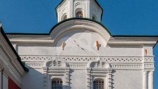 Церковь Ивана Предтечи под Бором, 1675 г., с фрагментами XVI в. Колокольня, 1758 г.