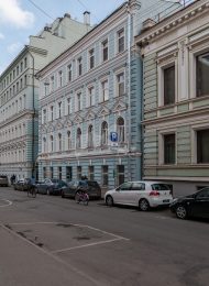 Здание, где находится квартира, в которой в 1899-1900 гг. жил и работал писатель А.П. Чехов