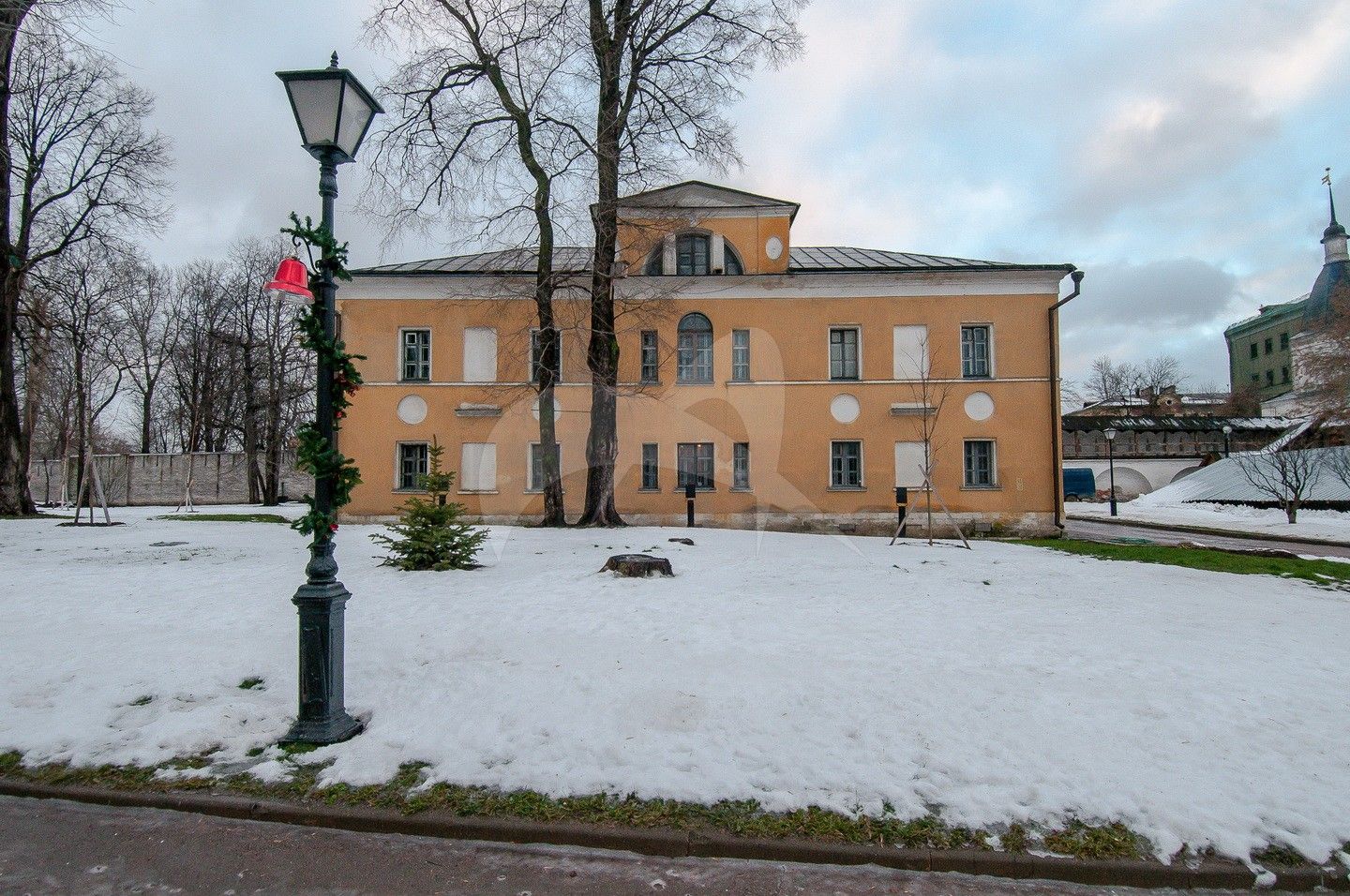 Здание бывшего Духовного училища, 1810-1814 гг., Андронников монастырь