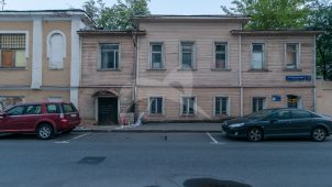 Жилой дом, 1816 г., 1903 г., арх. А.А. Остроградский. В этом доме в 1904-1907 гг. жил артист Ф.И. Шаляпин