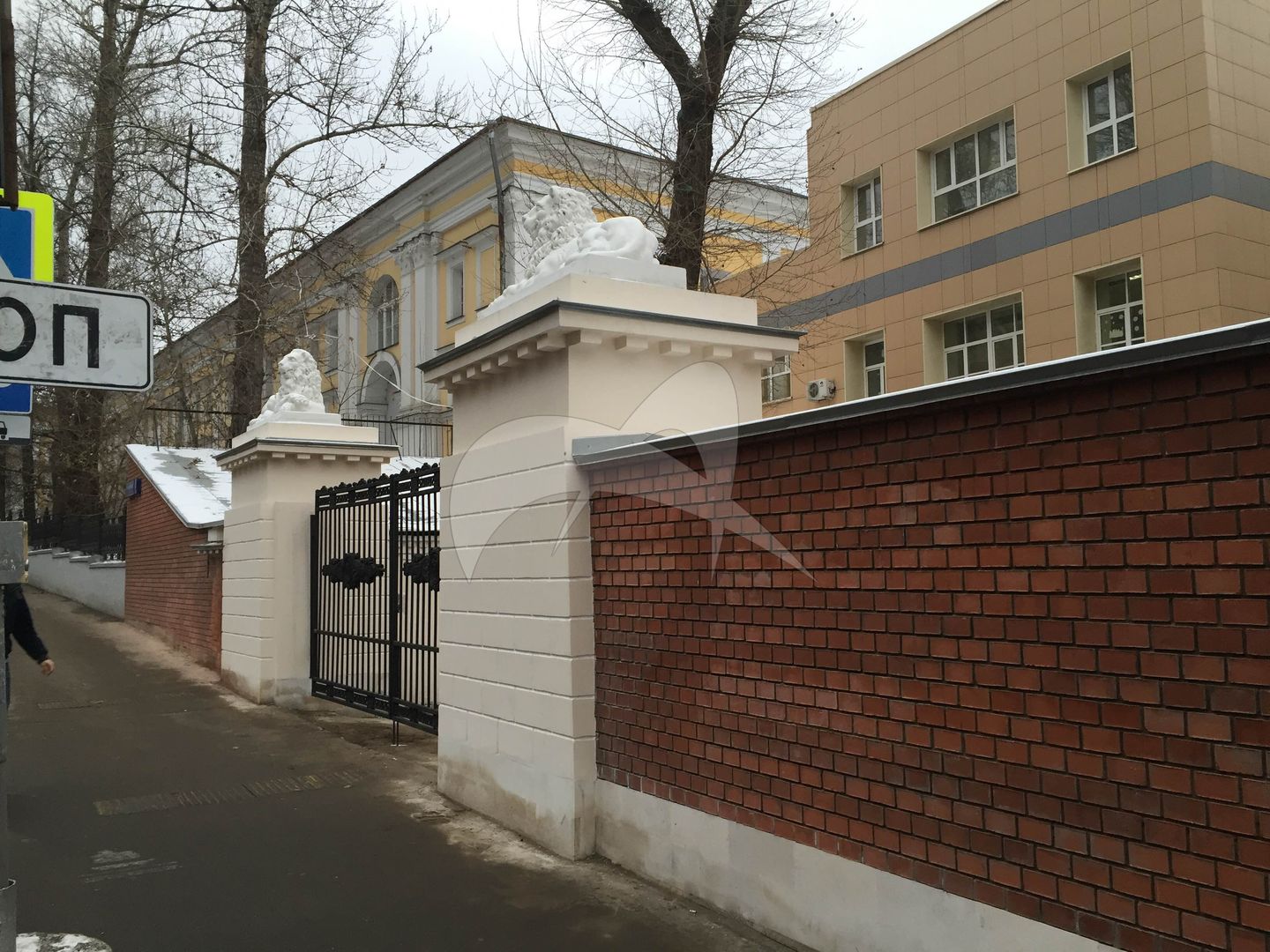Ограда бывшего слободского дворца, XVIII-XIX вв.