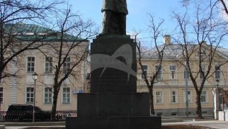 Памятник Н.Э. Бауману, 1931 г., ск. Б.Д. Королев, бронза, гранит