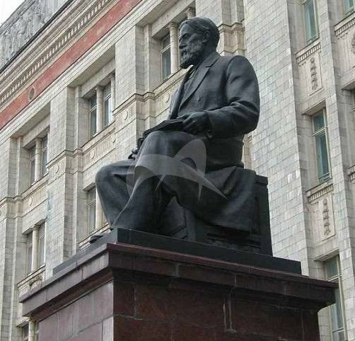 Памятник А.Г. Столетов, 1954 г., ск. С.И. Селиханов, бронза, гранит