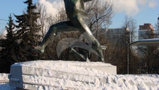 Скульптура «Мальчиш-Кибальчиш», 1972 г., ск. В.К. Фролов, арх. В.С. Кубасов, медь, гранит